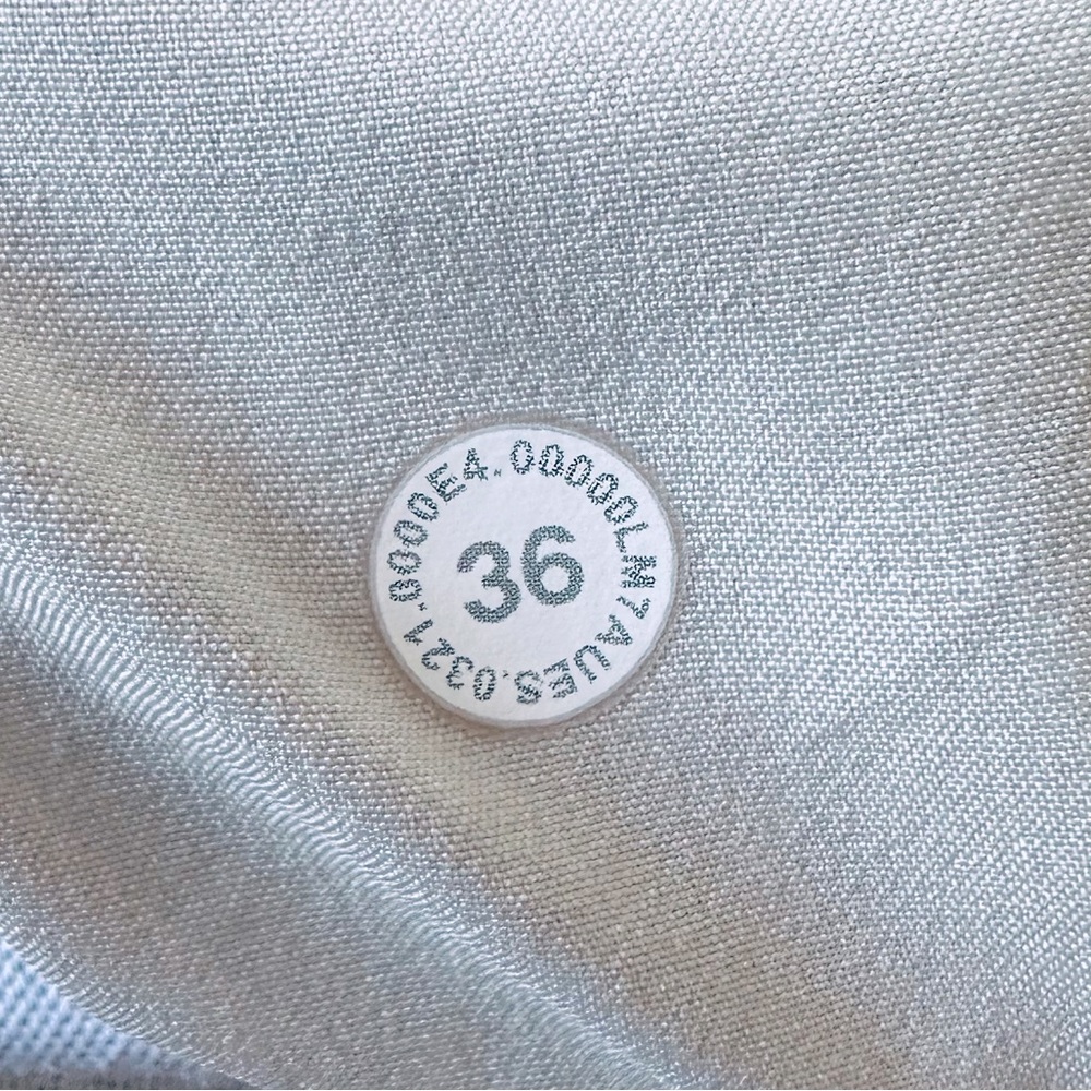 LULULEMON light gray 9” Commission shorts size 36 - Picture 6 of 7